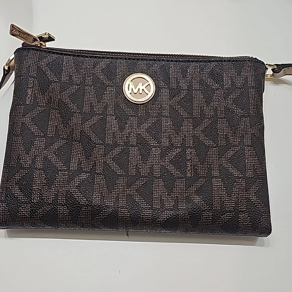 Small mk crossbody Bag - Picture 9 of 11